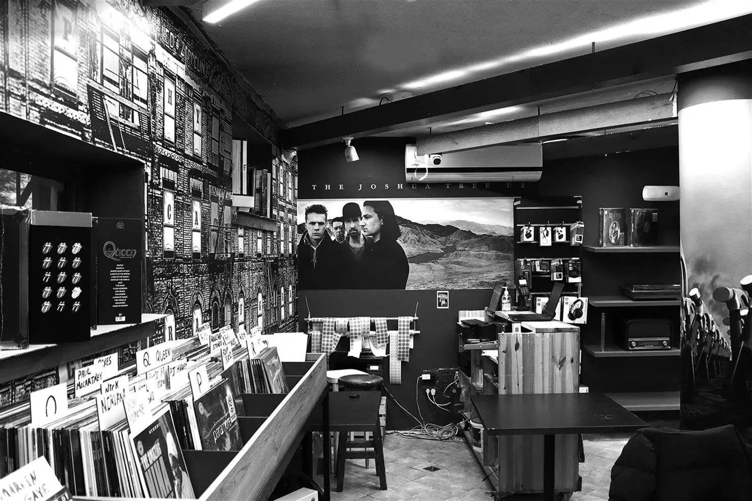 צד אחר מבית התו השמיני חנות התקליטים מיתולוגית בירושלים