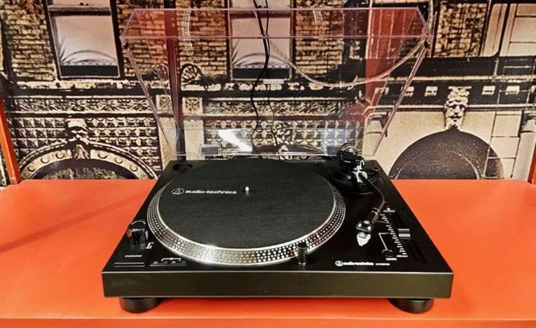 למה לשמוע תקליטים בפטיפון?