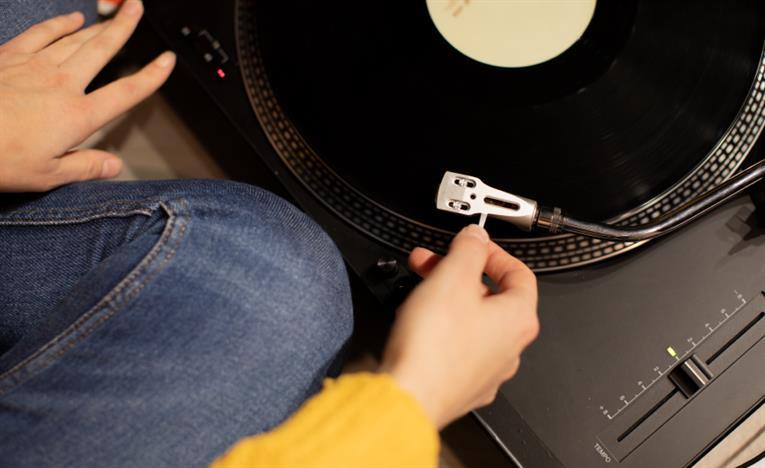 התו השמיני, חנות תקליטים בירושלים, מחטים ופטיפונים לרכישה