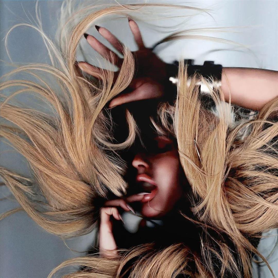 Ellie Goulding – I Know Too Much Pearl Sunrise