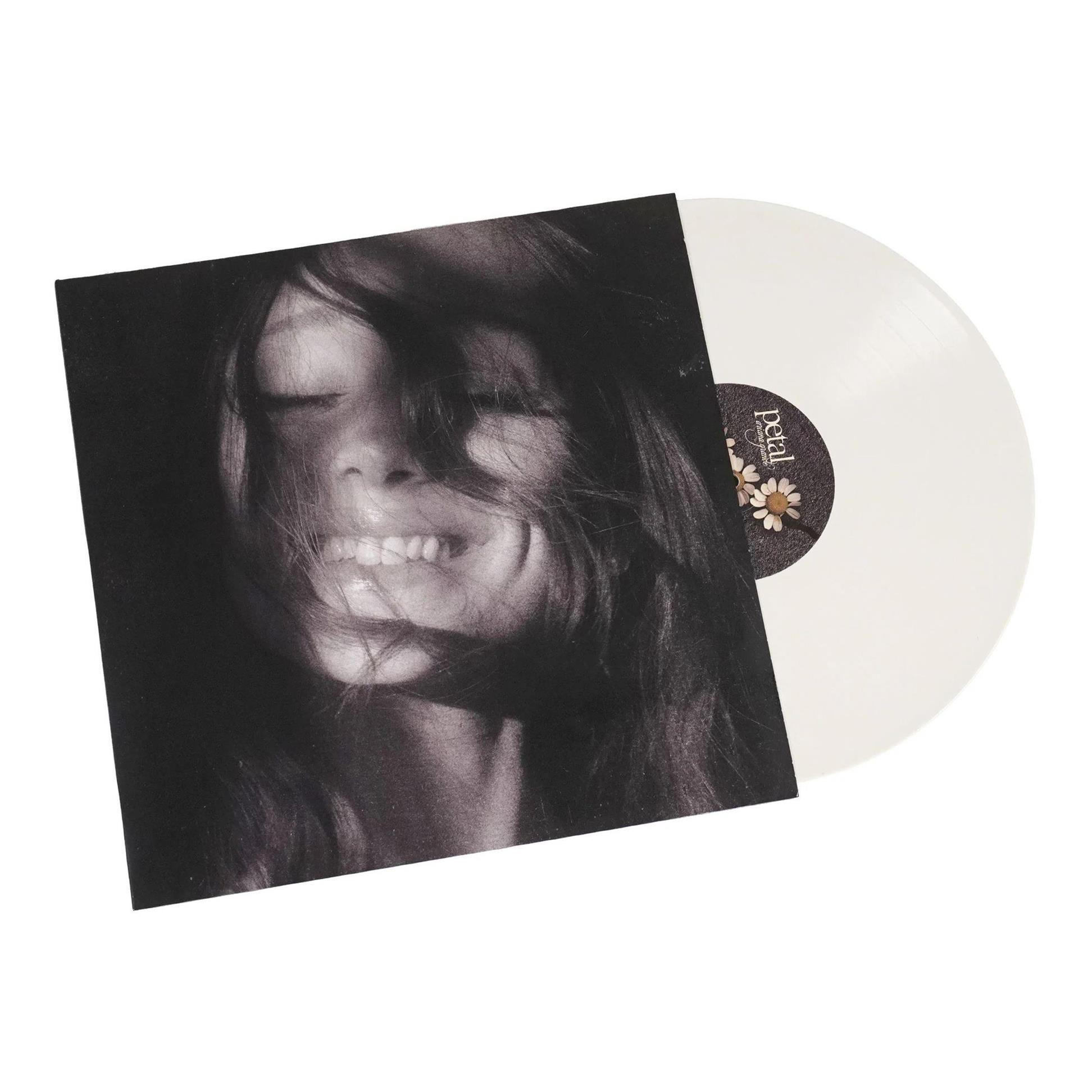 Ariana Grande – Petal